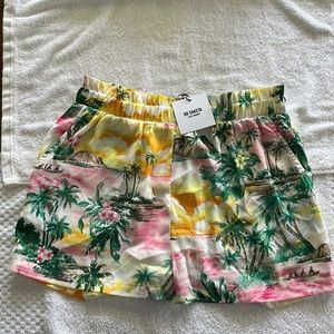 BB Dakota by Steve Madden super cute Hawaiian print shorts size medium NWT